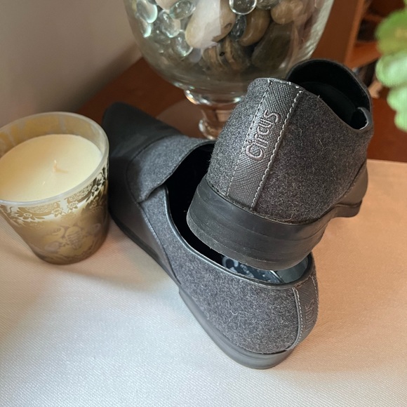 Sam Edelman Circus flat loafers. - Picture 2 of 4